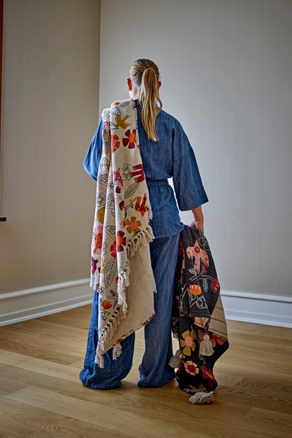 Bloomingville Vivielle torkkupeitto mustan harmaa 160 x 130 cm